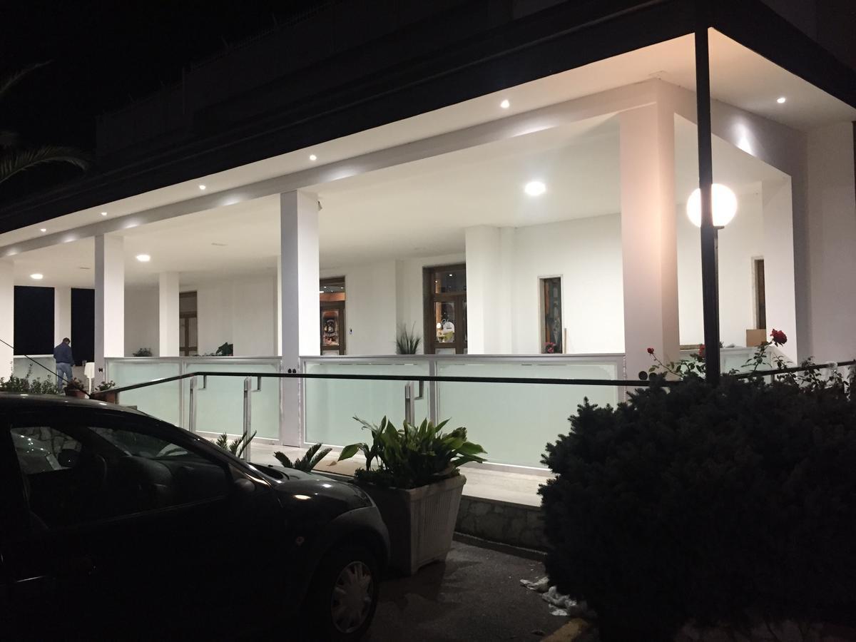 Hotel Vallisdea Sala Consilina Luaran gambar